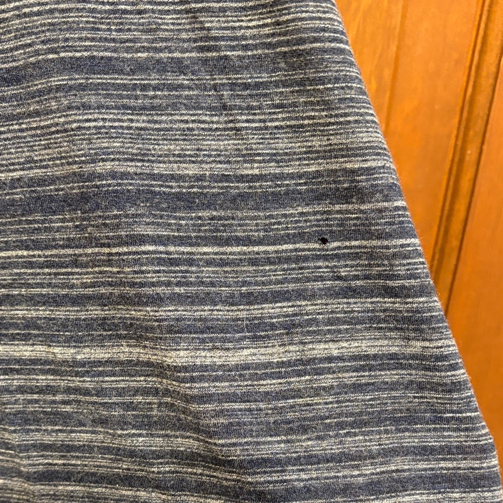 Vince navy Blue Striped Women's Tank racerback Top medium - Picture 5 of 5